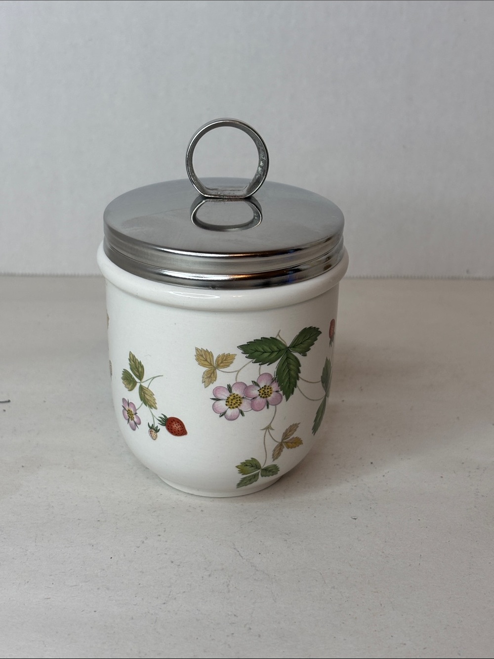 Wedgwood Wild Strawberry Pattern Large Egg Coddler